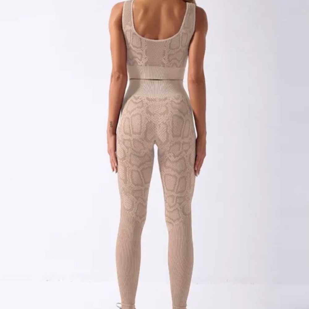 NEW Yoga Set- Matching Bra and Leggings - Picture 5 of 12